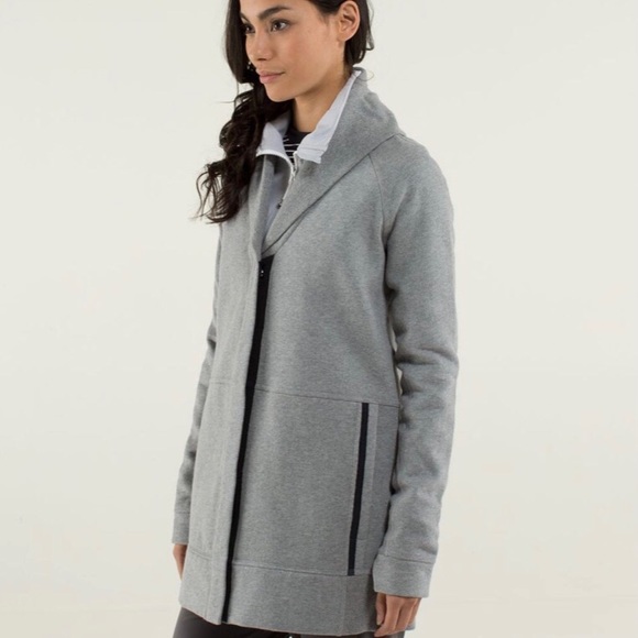 LULULEMON - VGUC-EUC Yin To My Yang Cardi (12) - Picture 3 of 16